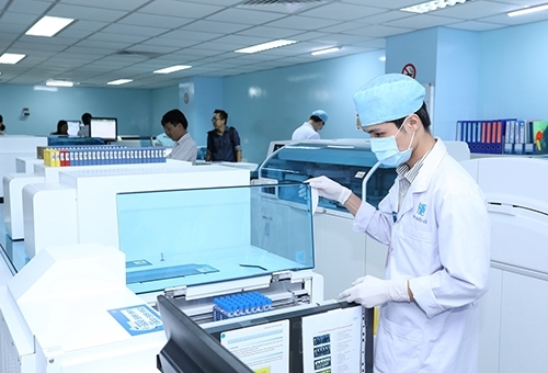 Máy Cobas 8000 Đột Phá Trong Chẩn Đoán Xét Nghiệm Y Khoa